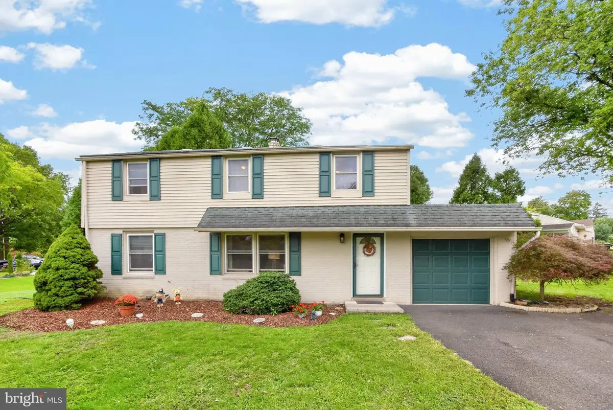 164 Church Rd, North Wales, PA 19454 - #1