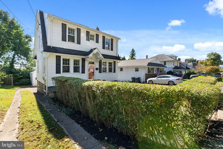 241 Edge Hill Rd, Glenside, PA 19038 - #3