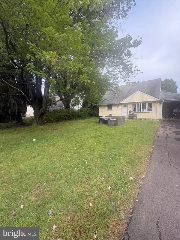15 Drexel Rd #, HATBORO, PA 19040
