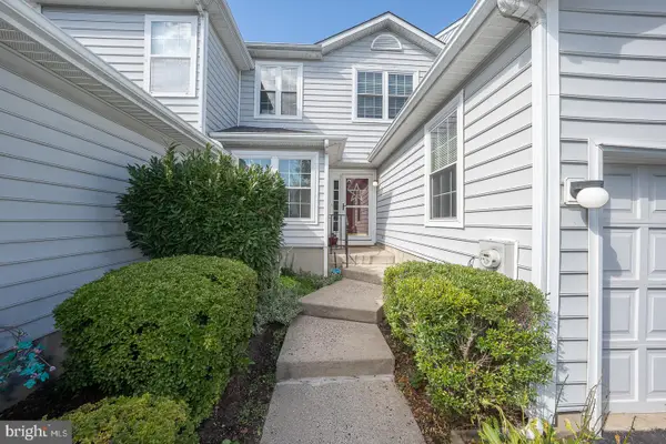 19 Victoria Cir, COLLEGEVILLE, PA 19426