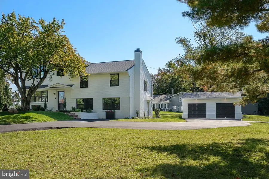 942 Surrey Dr, Blue Bell, PA 19422 - #2