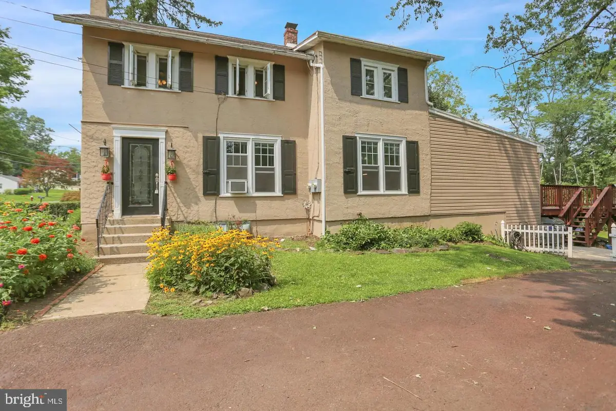 6 Perkiomen Ave, Schwenksville, PA 19473 - #1