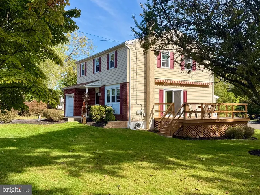 902 Valley Rd, Blue Bell, PA 19422 - #2