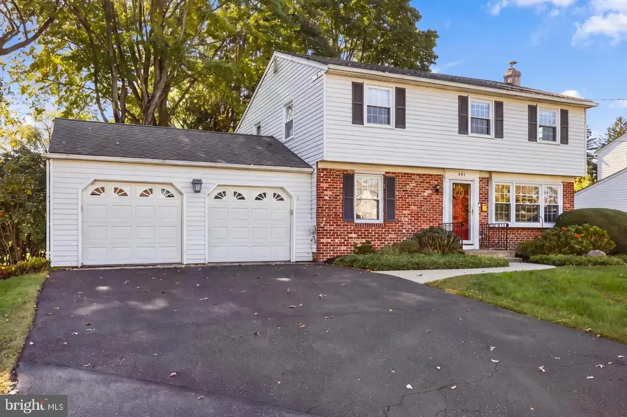 221 Crestview Rd #, Hatboro, PA 19040 - #2