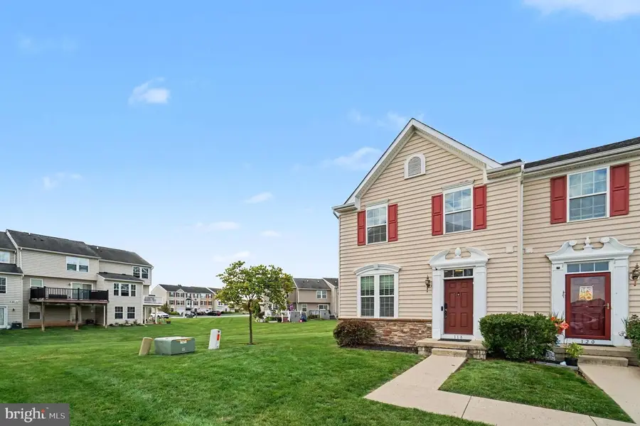 118 Topaz Dr, Gilbertsville, PA 19525 - #3
