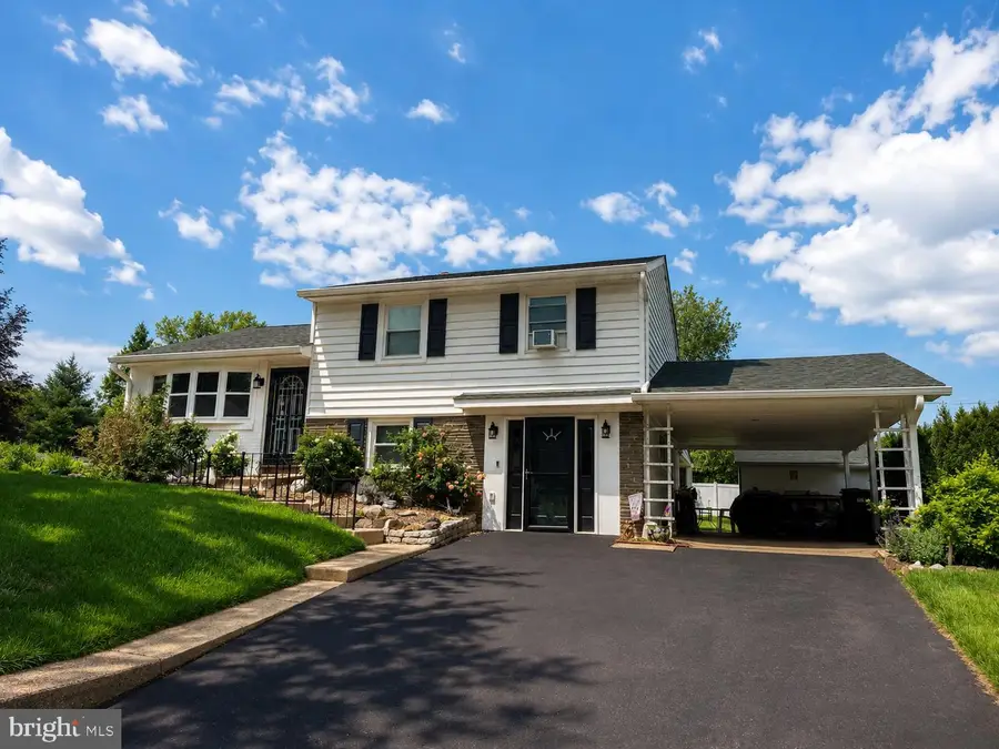 33 Ursinus Ave, Trappe, PA 19426 - #2