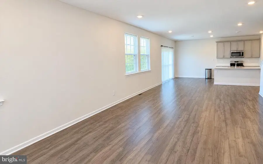 30 Eloise #, Gilbertsville, PA 19525 - #3