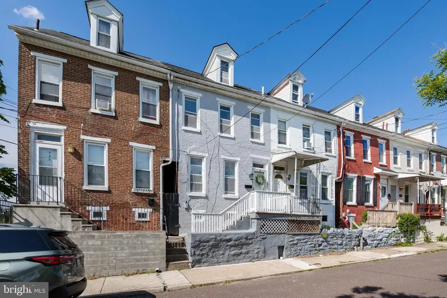 535 Lincoln Ave, Pottstown, PA 19464 - #2