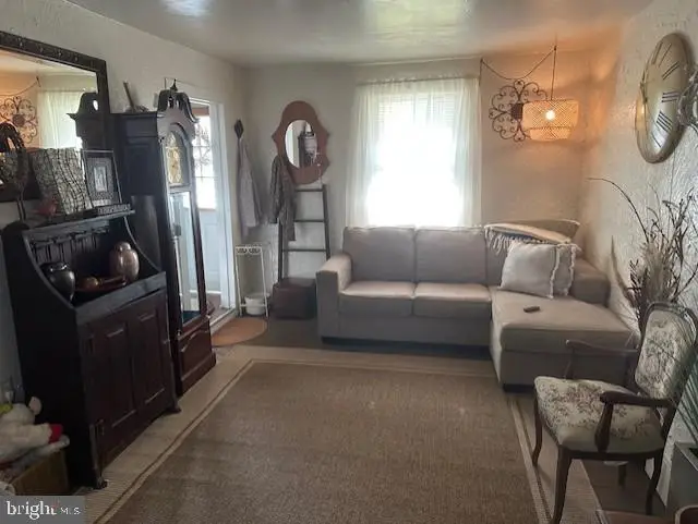 27 Henrietta St, Lewistown, PA 17044 - Image #3