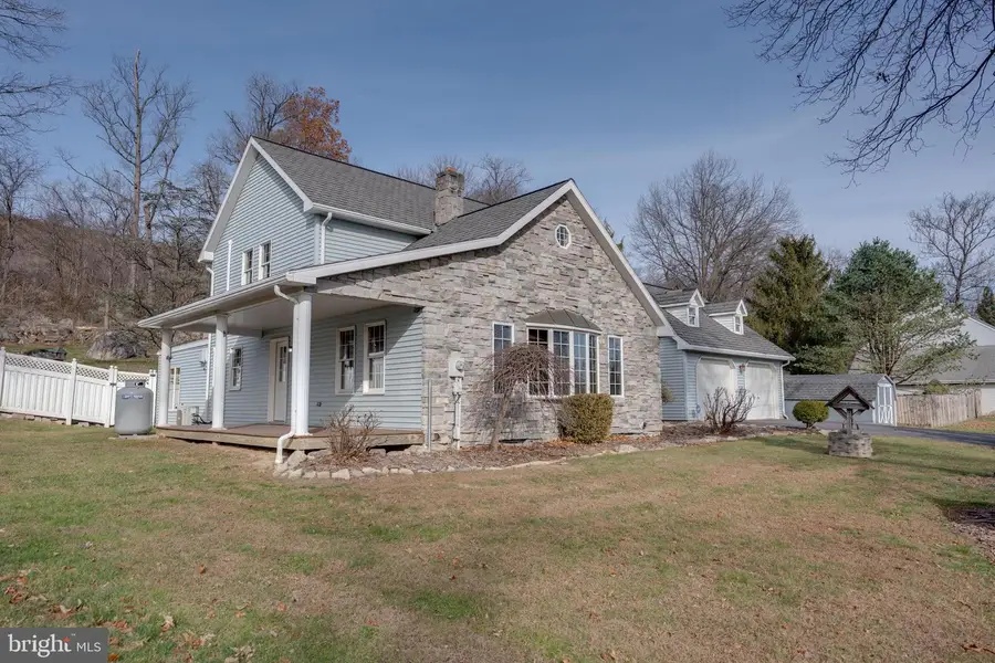 221 Cliffside Dr, Lewistown, PA 17044 - Image #2