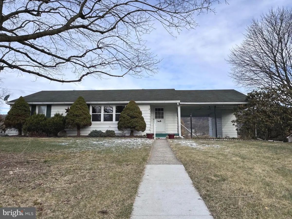 15 Bridgeview Dr, Lewistown, PA 17044 - #1