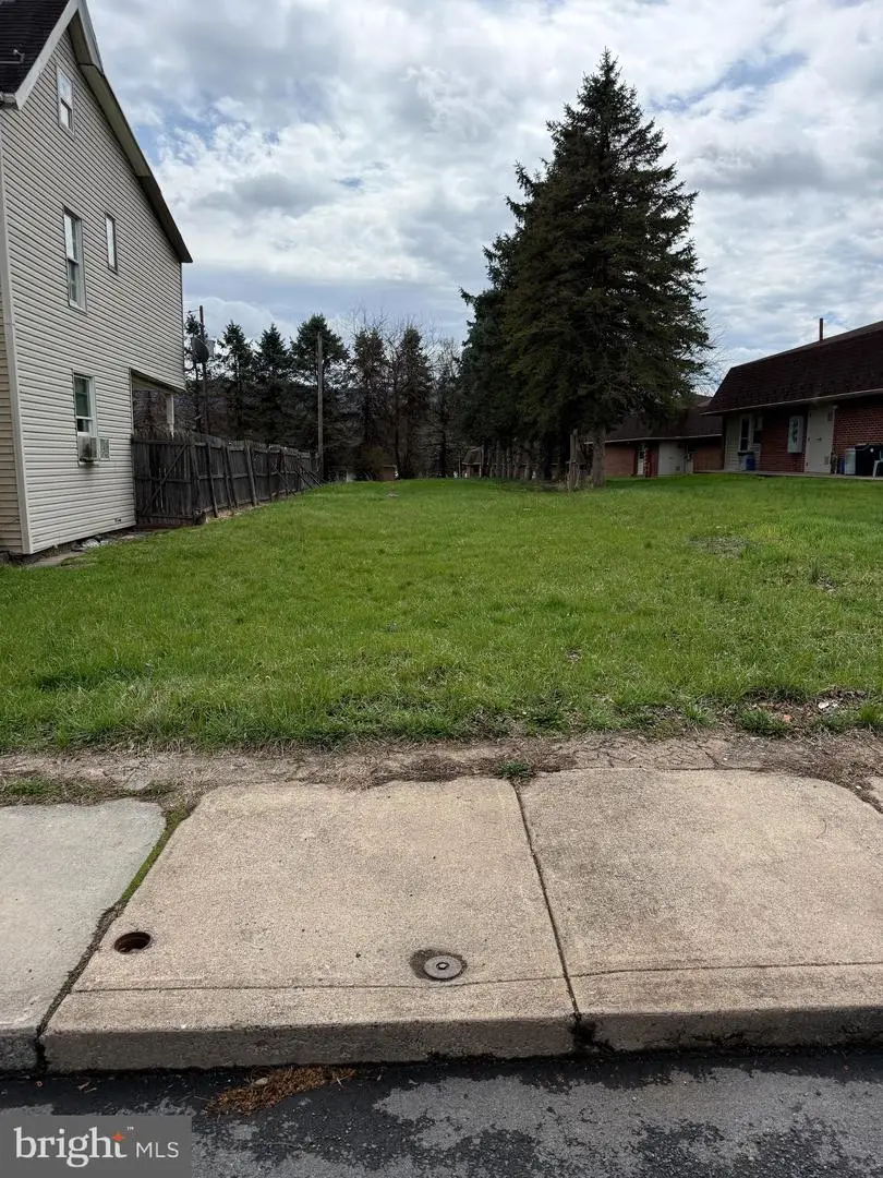 122 Chestnut St, Lewistown, PA 17044 - #2