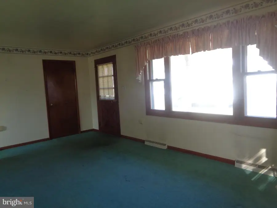 820 5th Street W, Lewistown, PA 17044 - #2