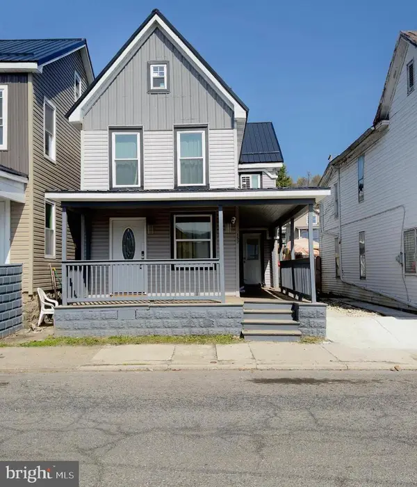 157 W Fourth St, LEWISTOWN, PA 17044