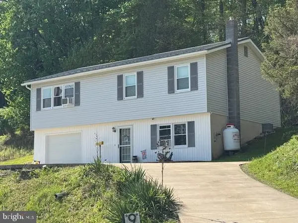 9 Pine Park Dr, LEWISTOWN, PA 17044