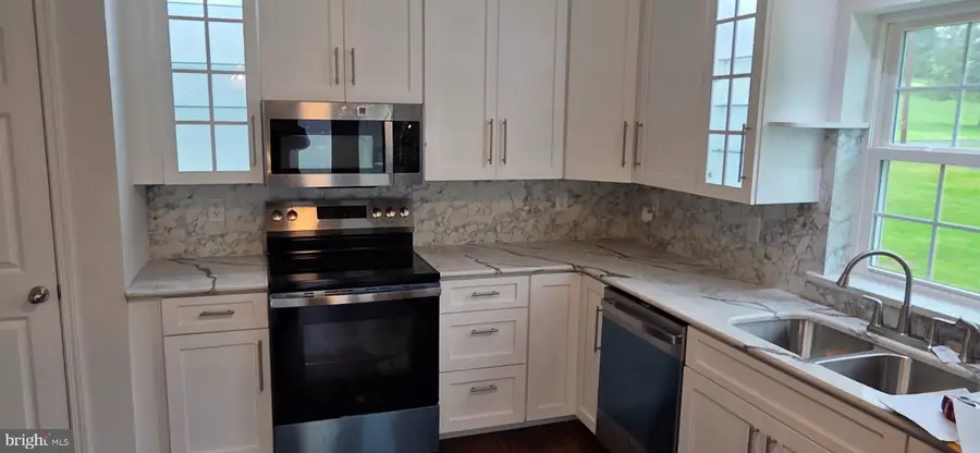 402 8th Ave, Burnham, PA 17009 - #3