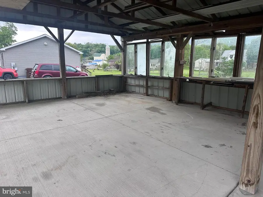 1922 Glenwood Ave, Lewistown, PA 17044 - #2