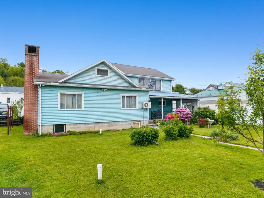 519 W 4th St, Lewistown, PA 17044 - #2