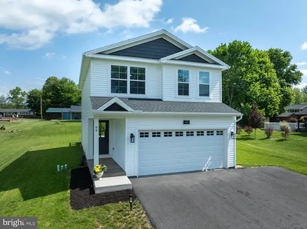 99 Hillside Dr, LEWISTOWN, PA 17044
