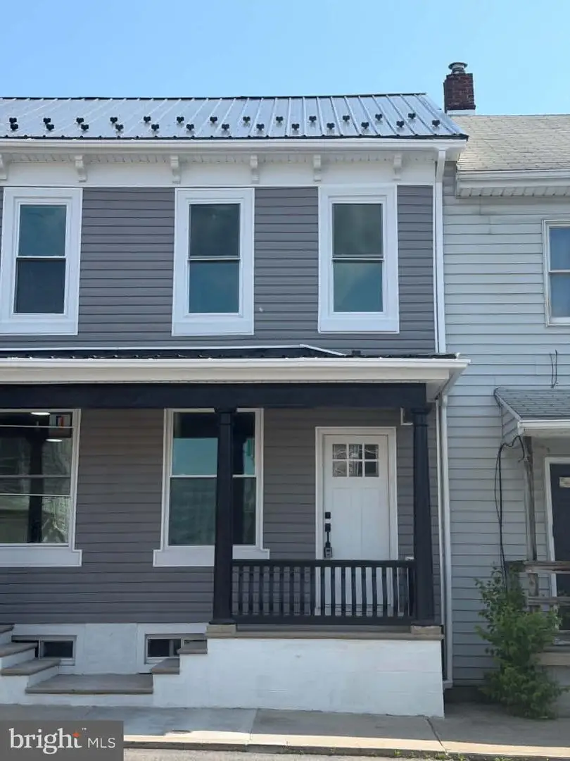 215 N Grand St, Lewistown, PA 17044 - #1
