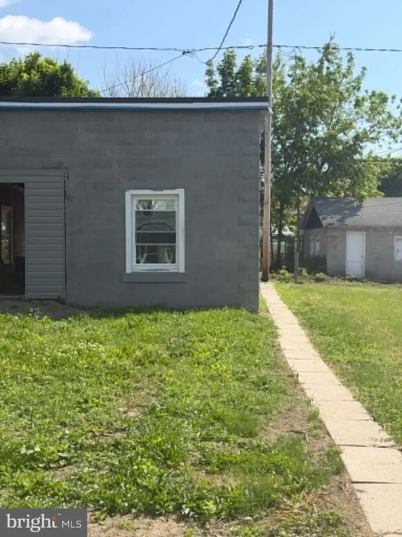 215 N Grand St, Lewistown, PA 17044 - #3