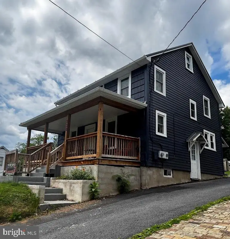 330 N Walnut St, Lewistown, PA 17044 - #2