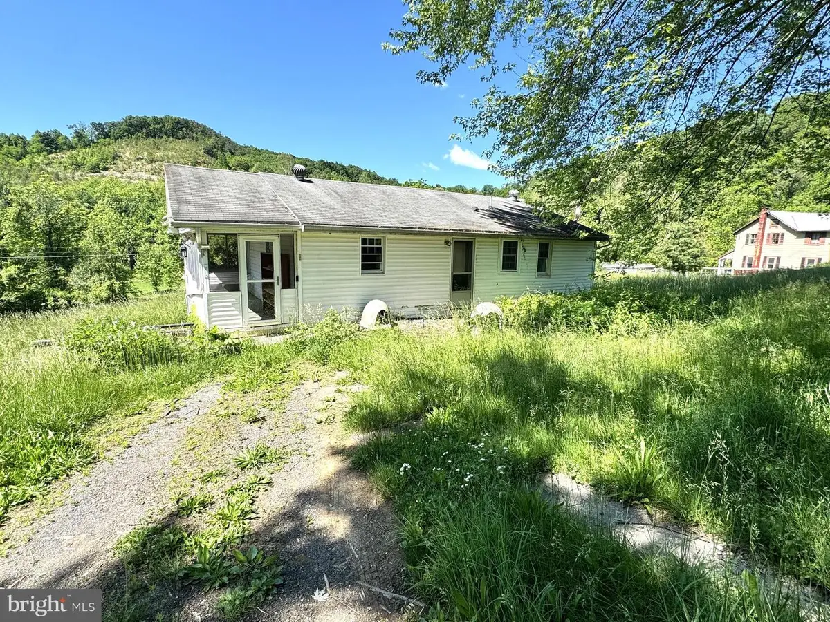 373 Strodes Run Rd, Lewistown, PA 17044 - #1