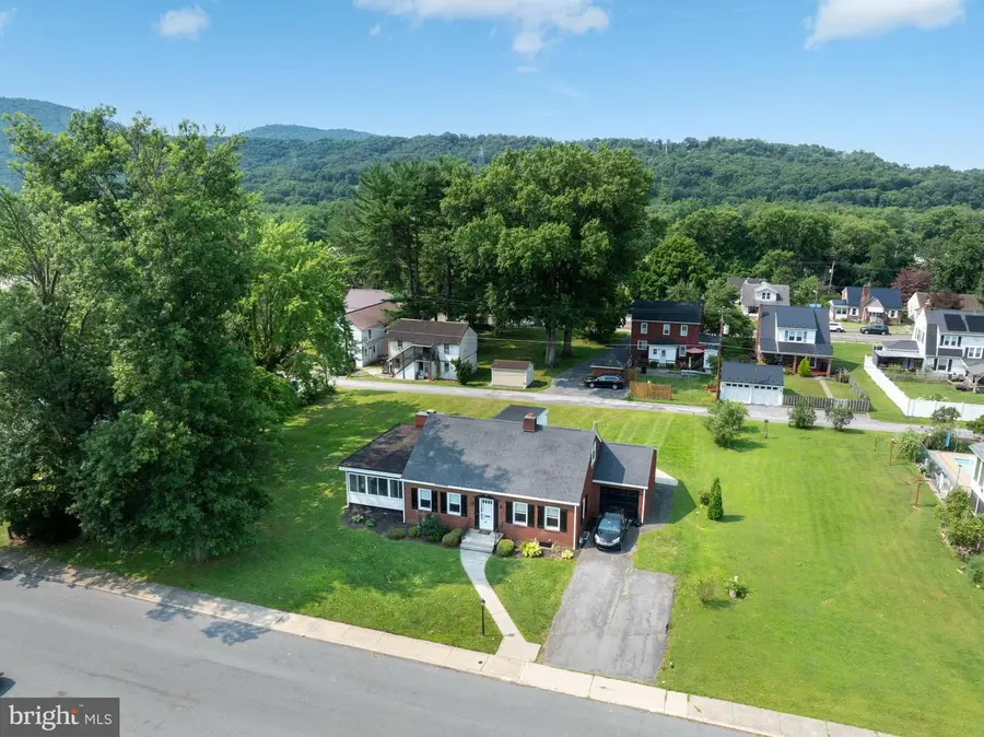 18 Sunset Rd, Lewistown, PA 17044 - #2