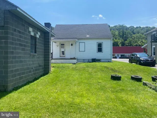 831 E Walnut Street, Lewistown, PA 17044 - #2