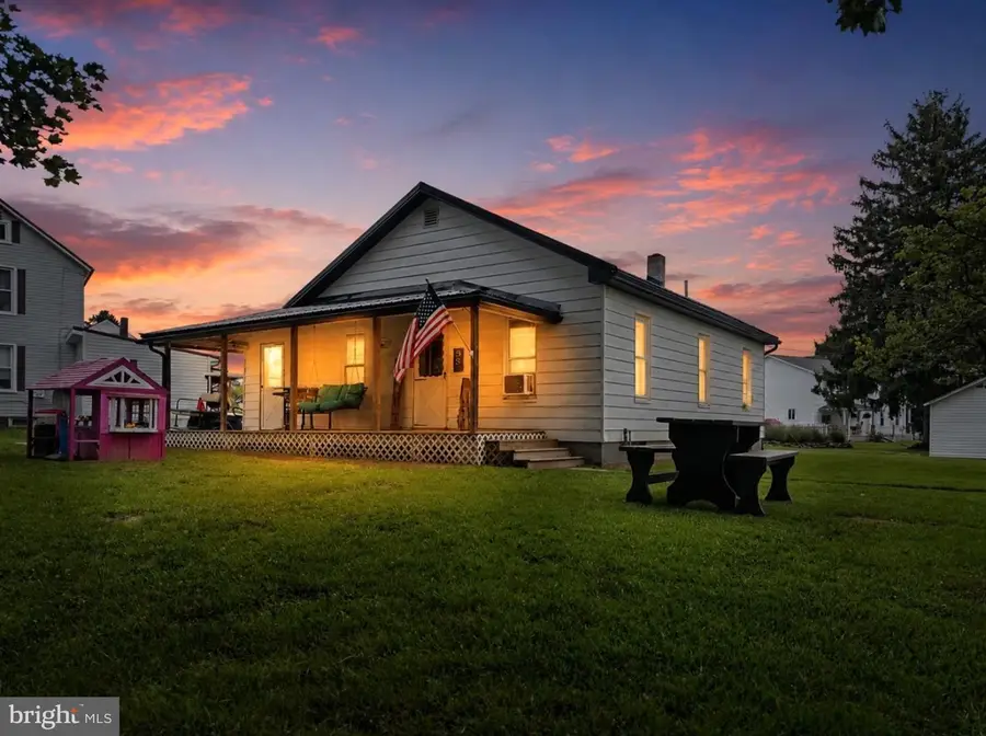 58 Center St, Milroy, PA 17063 - #2