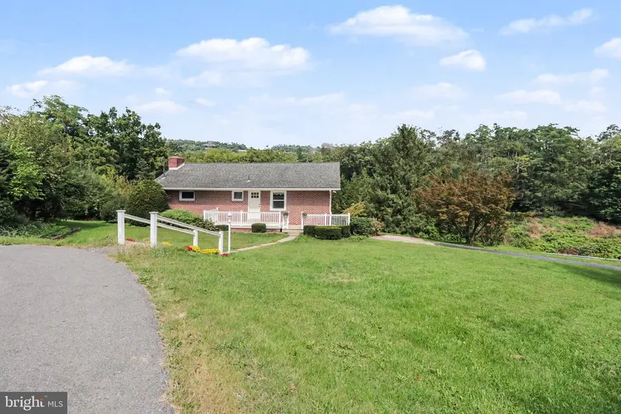1445 Loop Rd, Lewistown, PA 17044 - #2