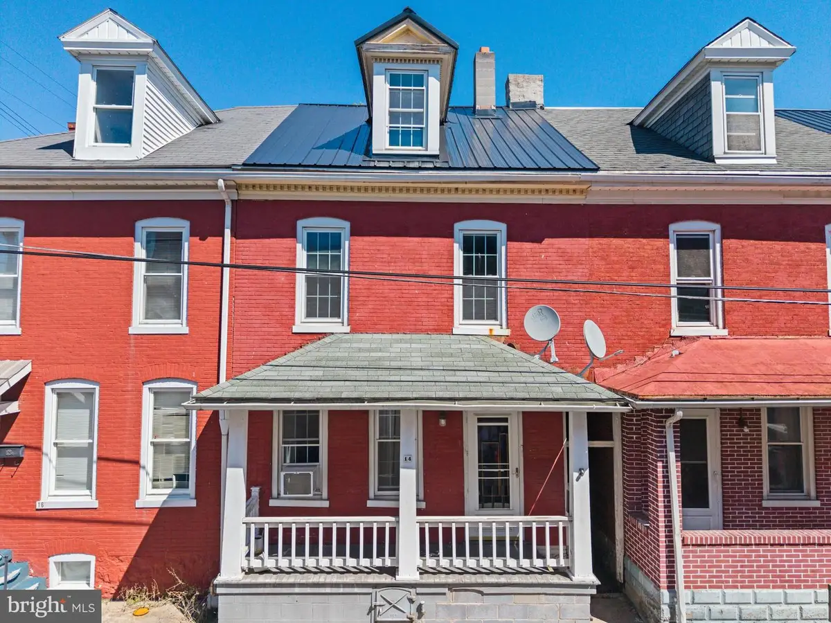 14 Marble St, Lewistown, PA 17044 - #1
