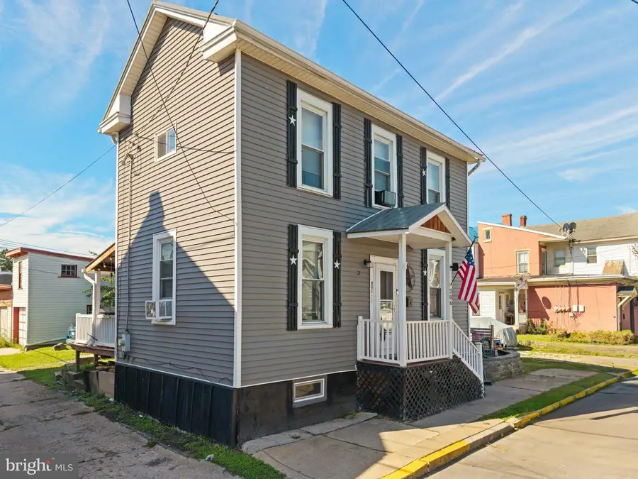 206 S Spruce St, Lewistown, PA 17044 - #3