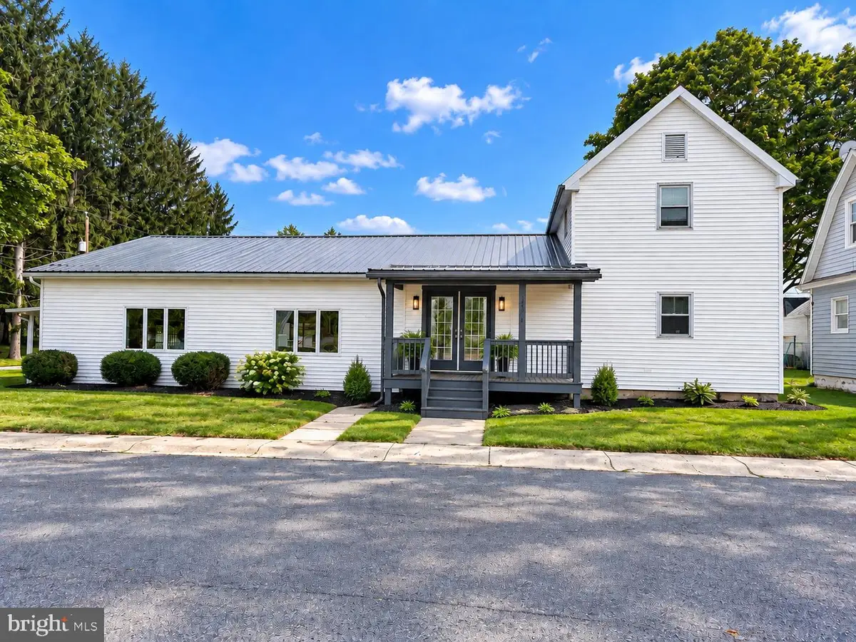 36 Poplar St, Mount Union, PA 17066 - #1
