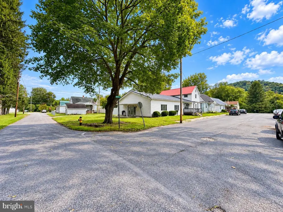 36 Poplar St, Mount Union, PA 17066 - #3