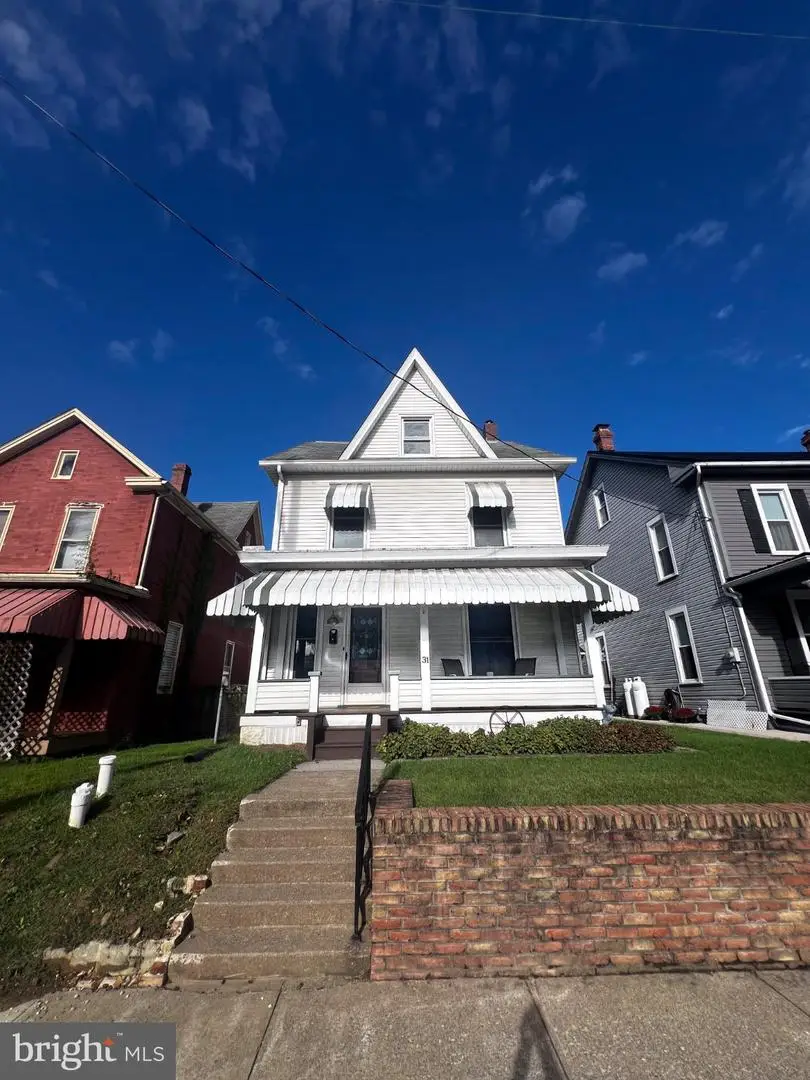 31 Shaw Ave, Lewistown, PA 17044 - #1