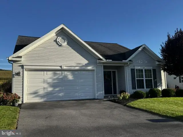 21 Cambridge Ln, Lewistown, PA 17044 - #1