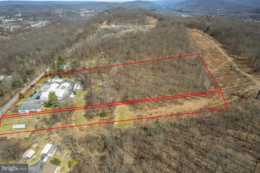 3154 Godfrey Ridge Dr, Stroudsburg, PA 18360 - Image #3