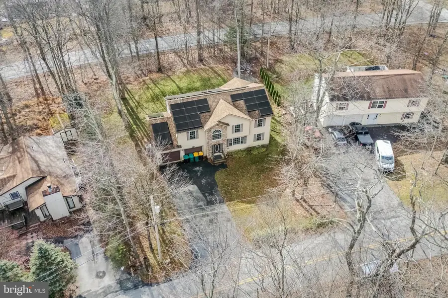 2127 Warwick Cir, Tobyhanna, PA 18466 - Image #2