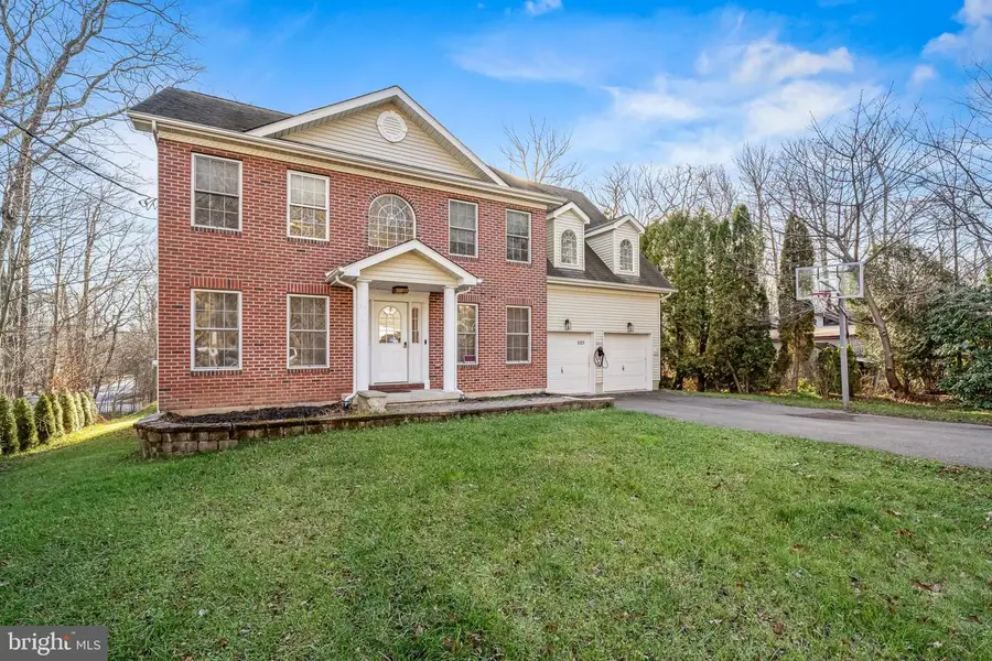 2121 Warwick Cir, Tobyhanna, PA 18466 - Image #2