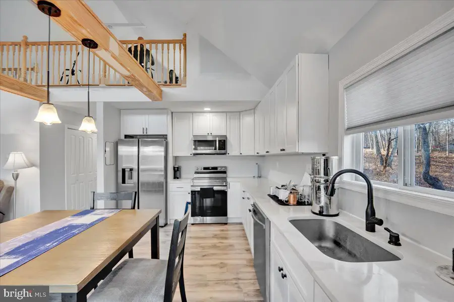 306 Timber Hill Rd, Henryville, PA 18332 - Image #2