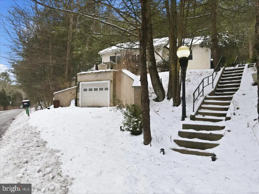 172 Evergreen Hollow Rd, Effort, PA 18330 - Image #3