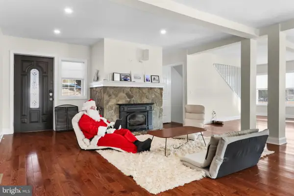 521 Greenview Dr, SAYLORSBURG, PA 18353