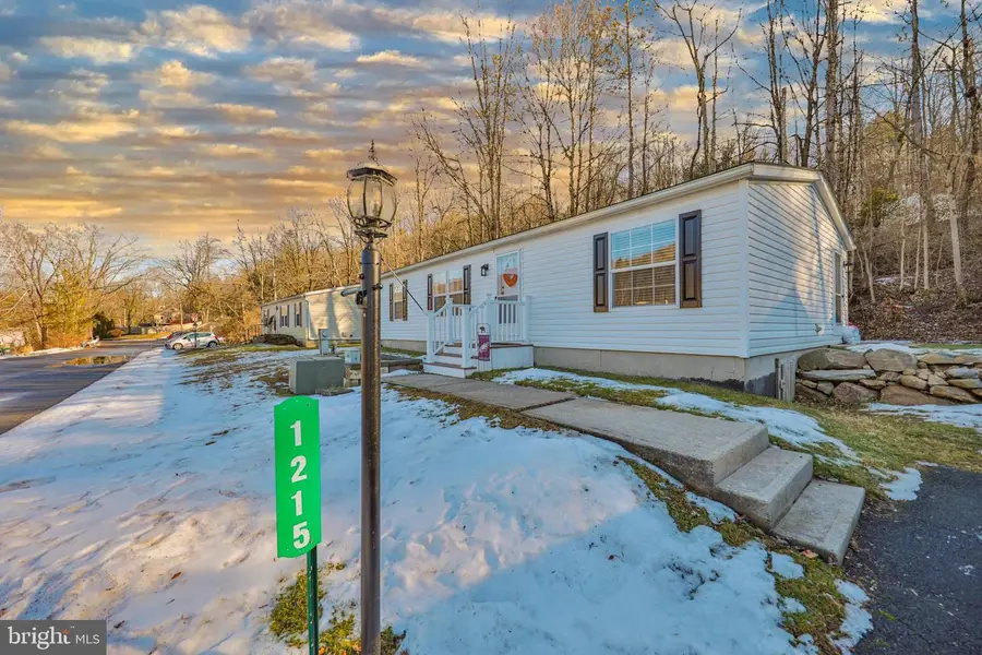 1215 Blue Mountain Cir, Ross, PA 18353 - Image #2