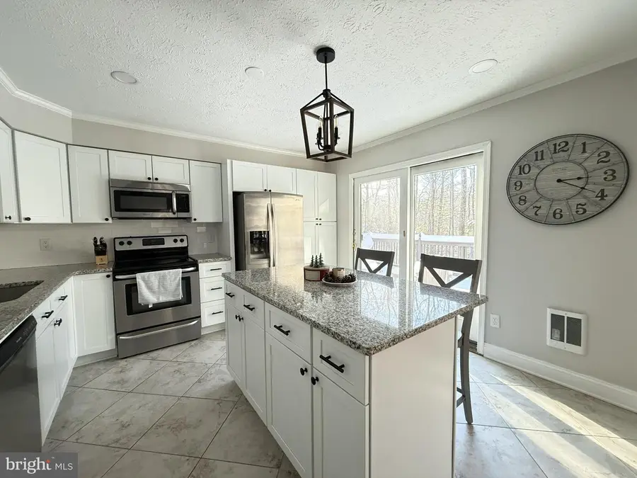 1570 Sullivan Trl, Tannersville, PA 18372 - #2