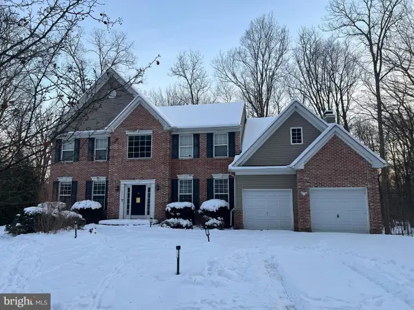 2213 Merlot Ln, EAST STROUDSBURG, PA 18302