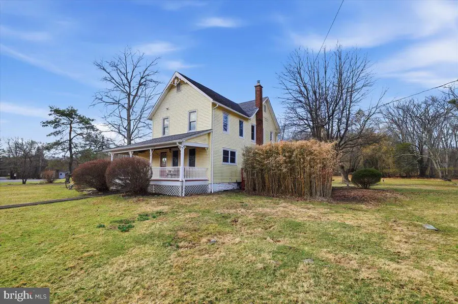 2487 Mountain Rd, Stroudsburg, PA 18360 - #2