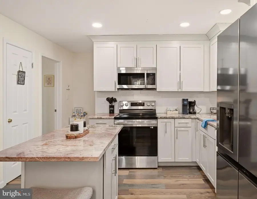 9246 Westwood Dr, Tobyhanna, PA 18466 - #2