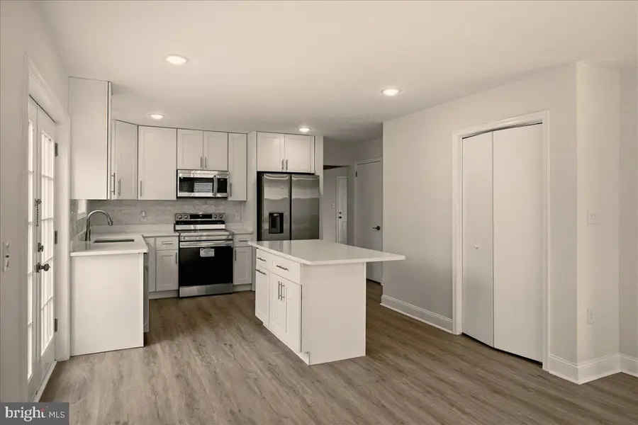 2026 Candlewood Ln, Blakeslee, PA 18610 - #3