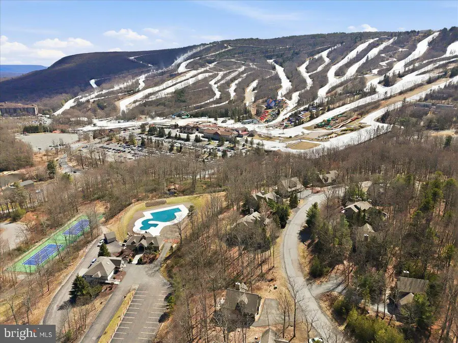 111 High Mountain Ln, Tannersville, PA 18372 - #3